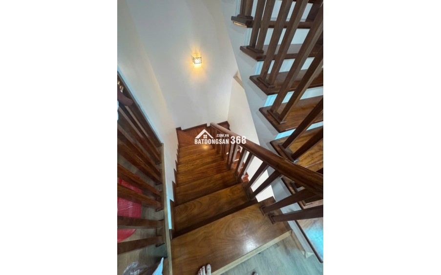 Nhà 5 tầng, ô tô tránh, view vĩnh viễn, gần BigC Long Biên
